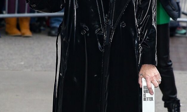 Fashion mistakes that make you look older, according to celeb stylist