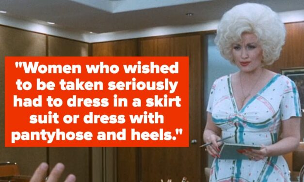 21 Things That Used To Be Seen As “Professional” At Work But Are No Longer The Norm