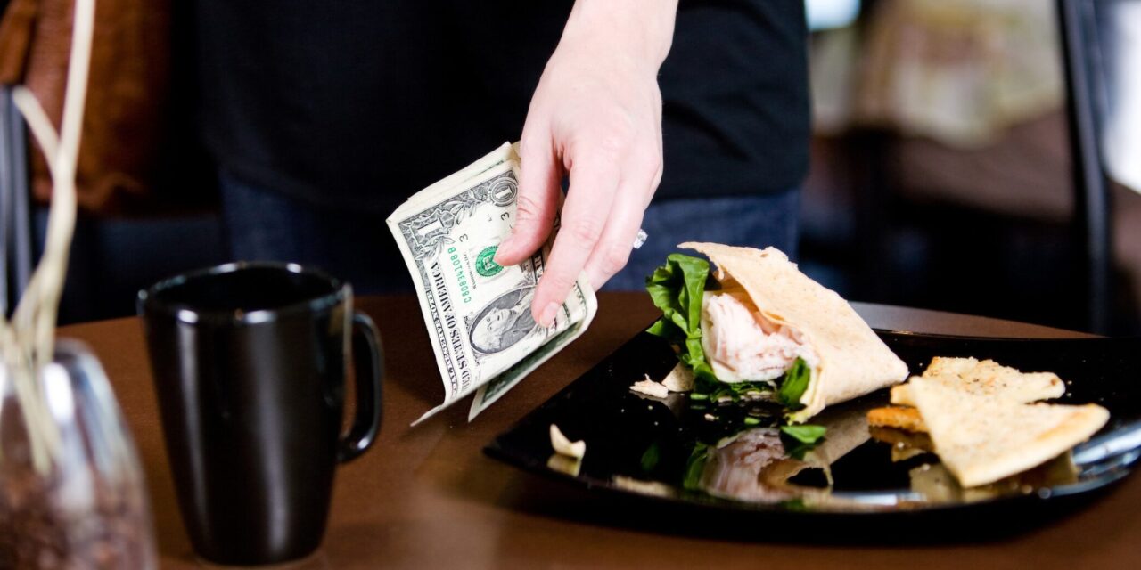 Amid push to raise Illinois’ wage for tipped workers, study shows servers’ tips would decrease