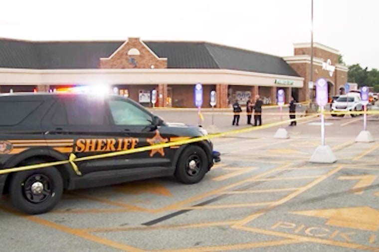 Pregnant woman suspected of shoplifting fatally shot by officer in grocery store parking lot