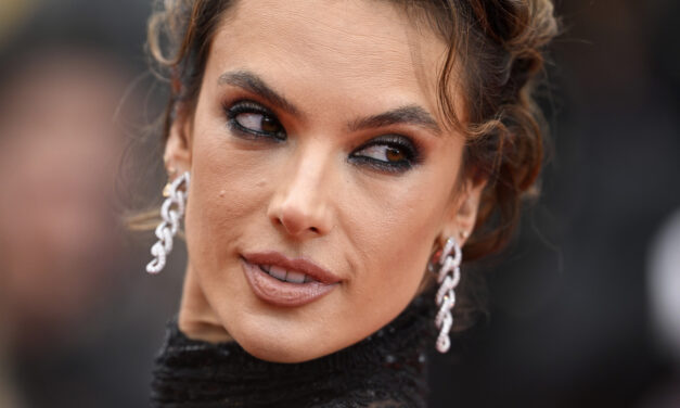How To Rock A Smoky Eye Even If You Have Crow’s Feet – Women