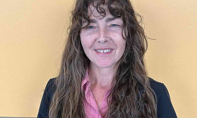 28 Women Over 50 Prove You Can Still Rock Long Hair with Bangs At This Age