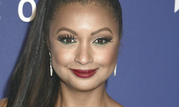 Eboni K. Williams urges Black women to pursue college and marriage simultaneously