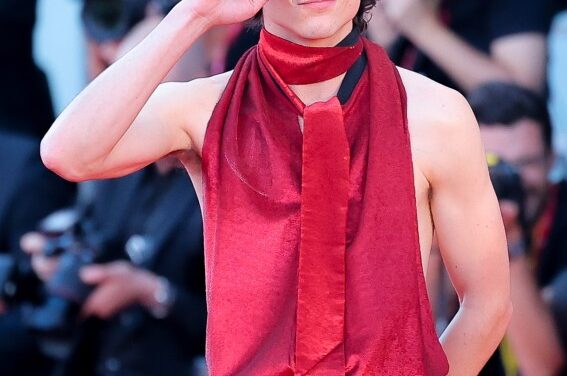 Are men still afraid of wearing pink?