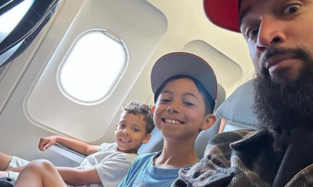 American Airlines Falsely Accuses Black Musician Of Trafficking His Kids, Refuses To Apologize – View from the Wing