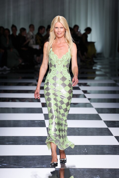 Claudia Schiffer closed the Versace show