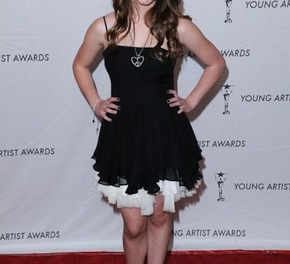 Sydney Sweeney Is Unrecognizable In One Of Her First Red Carpet Appearances