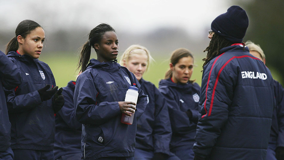 England manager Hope Powell speaks to Alex Scott and Eni Aluko ahead of EURO 2005