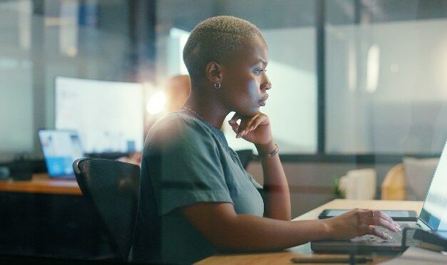 Minorities, women more likely to be among low-wage workers | BenefitsPRO