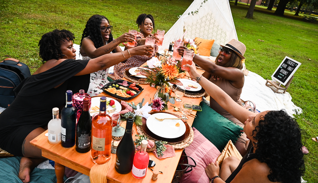 What does friendship look like in America?