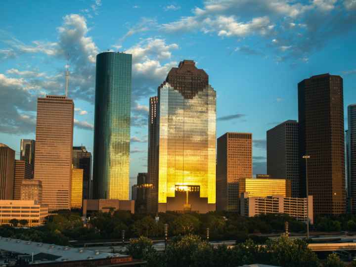 Houston Voters: Next Mayor Should Focus on Crime, Streets and the Economy