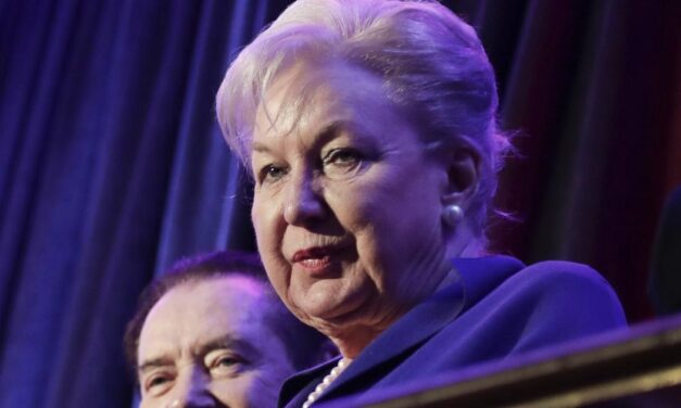 Maryanne Trump Barry, the former president’s older sister and a retired federal judge, dies at 86