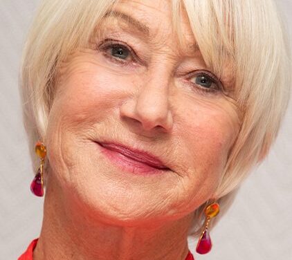 6 Eye-Opening Natural Makeup Looks for Women Over 40