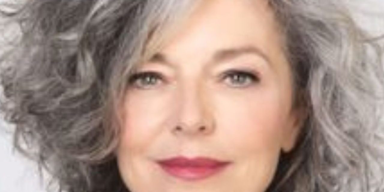 Hold Your Breath Before Discovering The Silver Hair Trend, Ideal For Mature Women