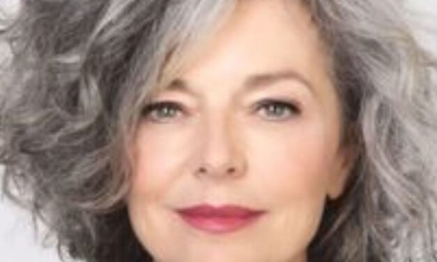 Hold Your Breath Before Discovering The Silver Hair Trend, Ideal For Mature Women