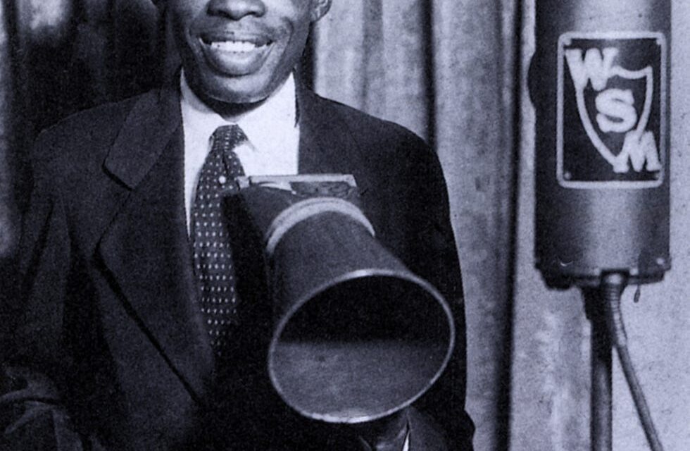 6 History-Making Black Country Singers, Including Beyoncé and Linda Martell